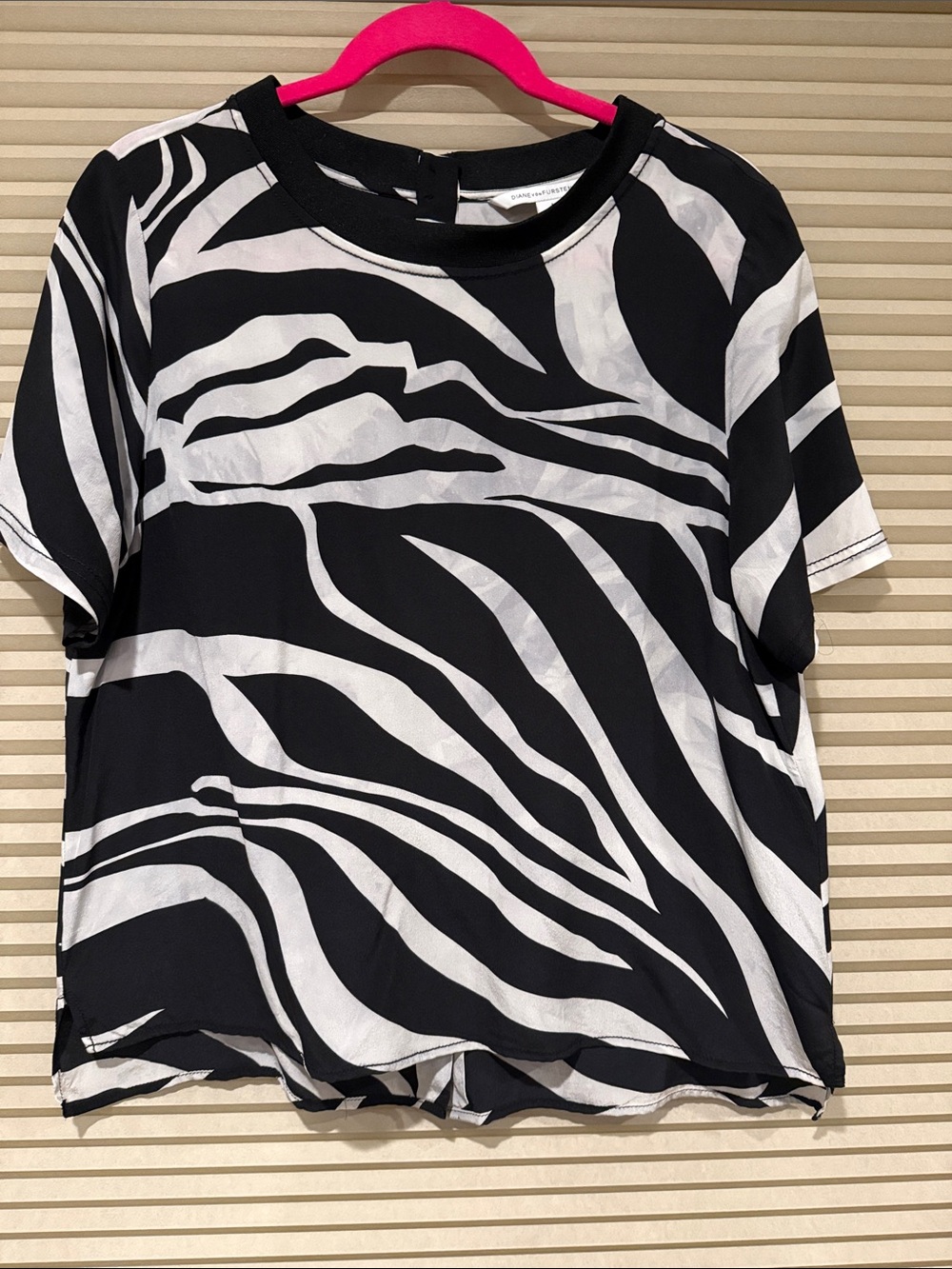 Diane von Furstenberg DVF Davle 100% Silk Black White Abstract Top